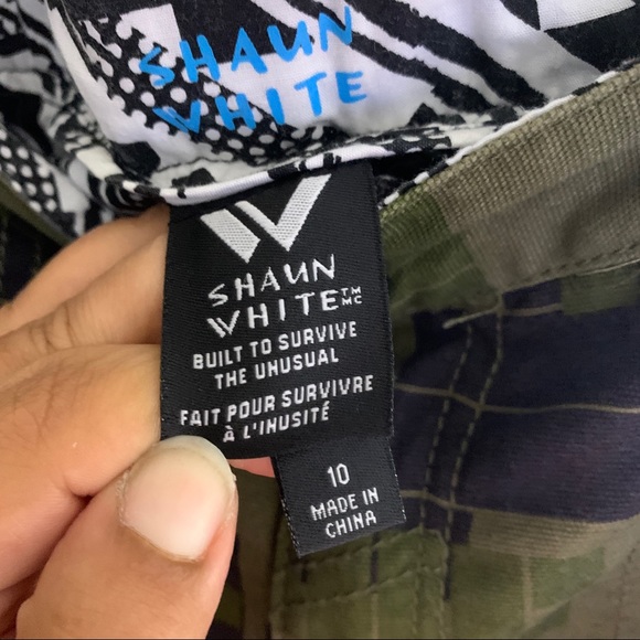 Shaun White- Green Cargo Shorts size 10 - Picture 12 of 14